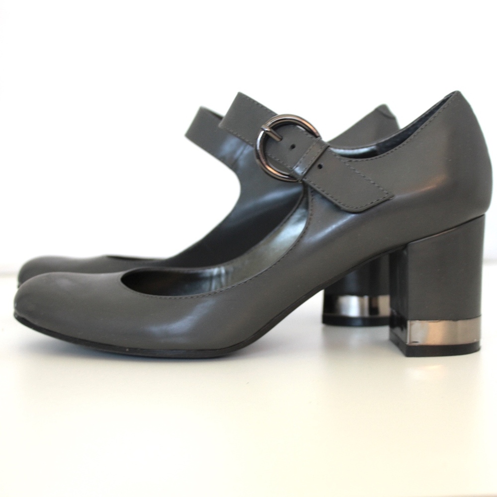 Nine West dark grey Mary Jane heels